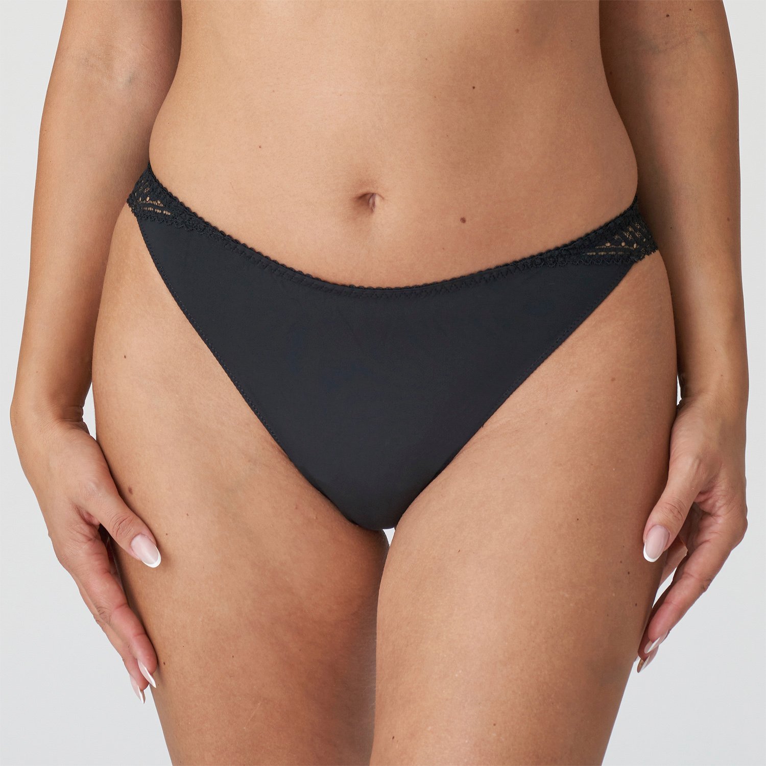 Elegant Montara G-streng fra Primadonna - Sort Blonde