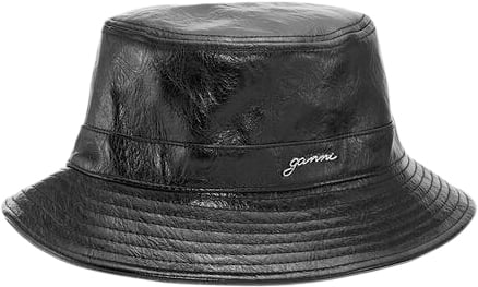 Bucket Hat Signature Naplack fra Ganni hos Magasin 5714667686518