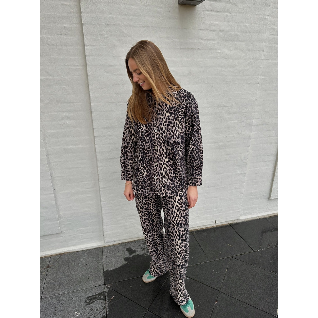 Dame Bukser Onljuicy  Black Leo fra Only hos Klædeskabet.dk 5715669479795