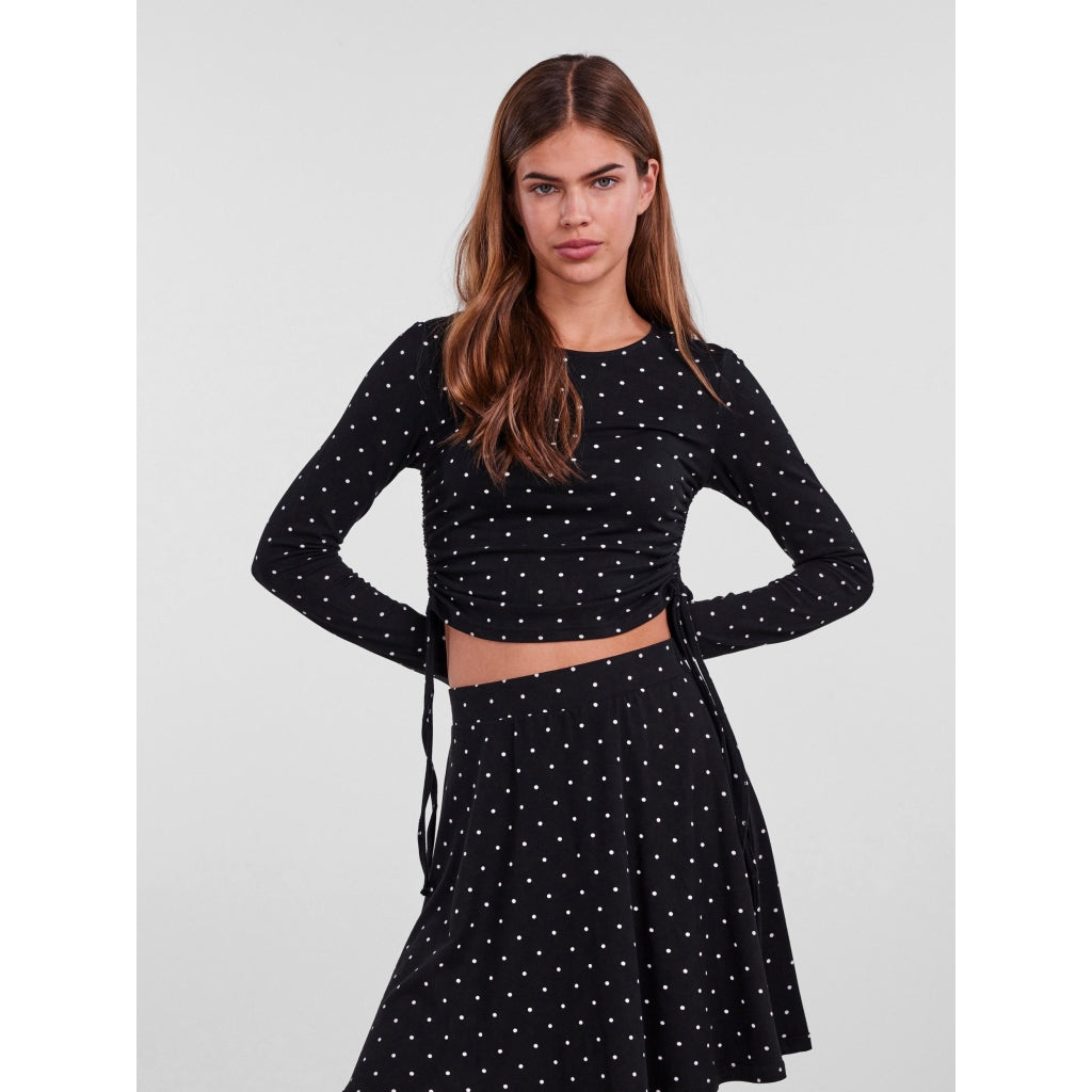 Cropped Bluse Pcnala med Snøre - Black Dot fra Pieces
