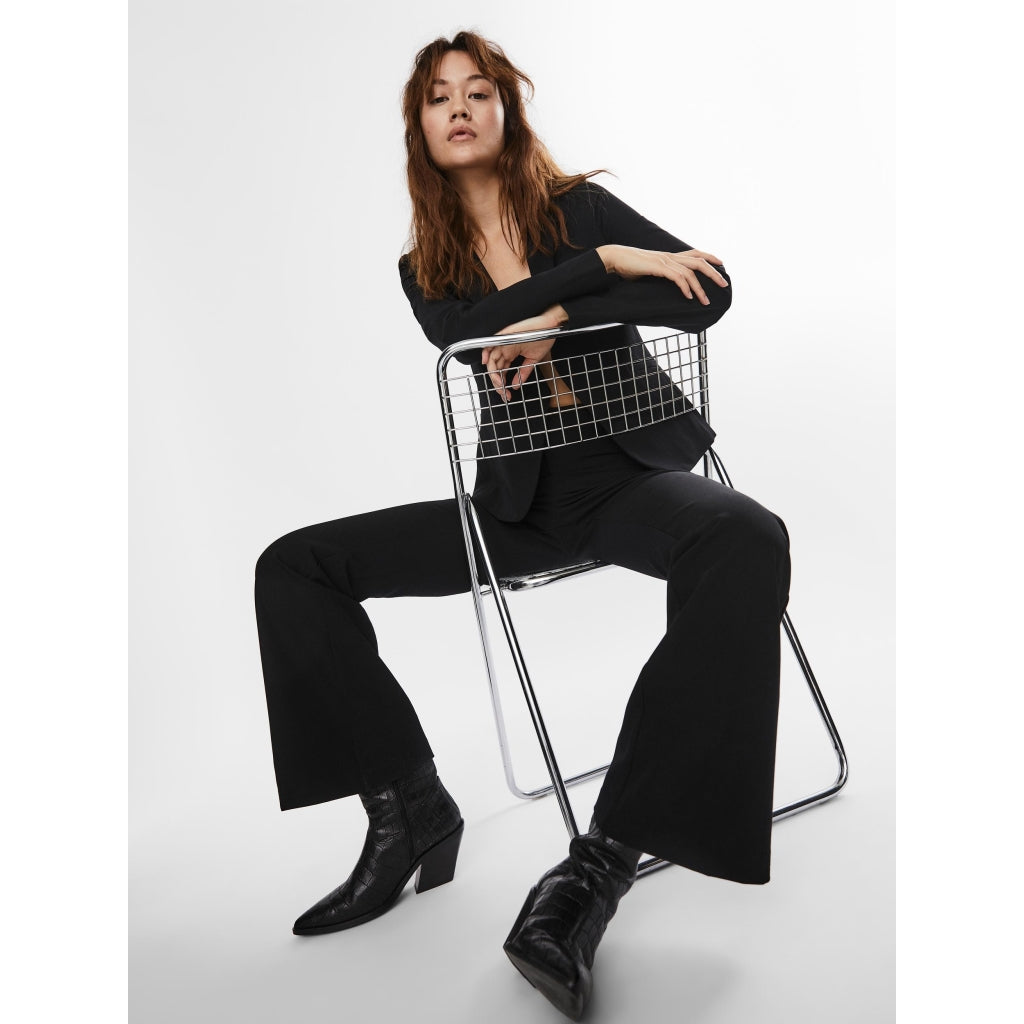Dame Bukser Vmalia  Black fra Vero Moda hos Klædeskabet.dk 5715093398501