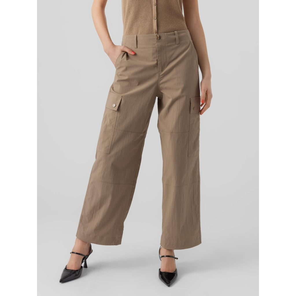 Dame Cargo Bukser Vmriley  Desert Taupe fra Vero Moda hos Klædeskabet.dk 5715422734444