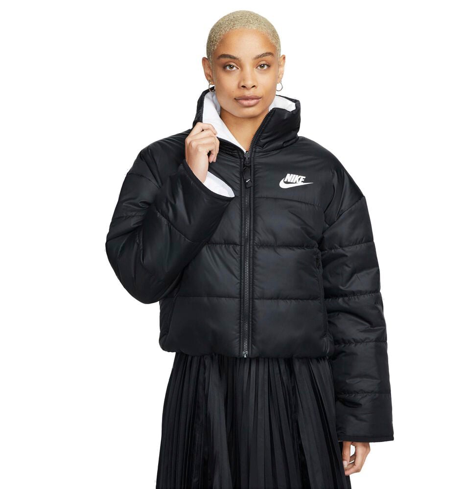 Classic Therma Vandafvisende Jakke fra Nike hos Magasin 196149342634