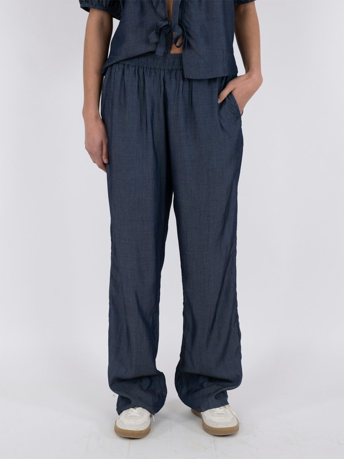Astra Chambray Pants fra Neo Noir hos Magasin 5715641091700