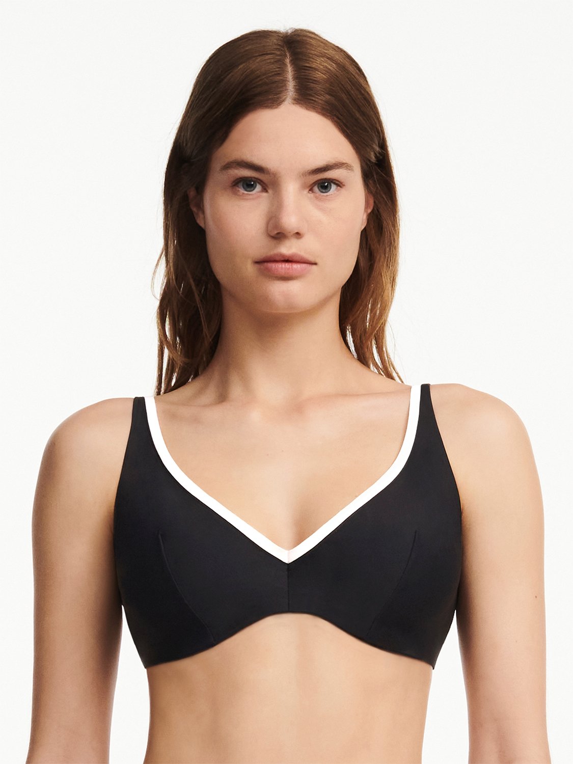 Authentic Plunge Underwired Bra fra Chantelle hos Magasin 3340443801480