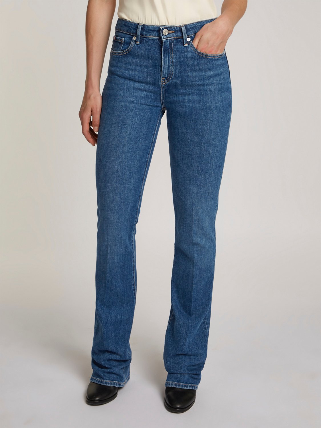 Bootcut Mid Blue fra Tommy Hilfiger hos Magasin 8720638405788