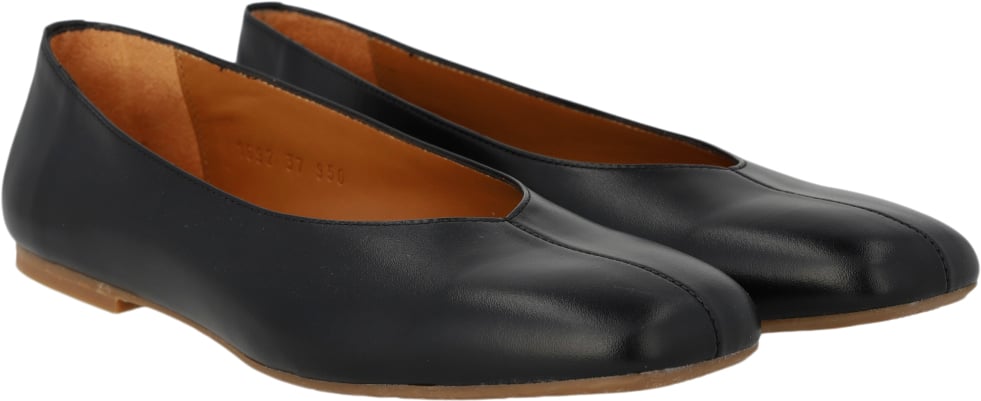 Ballerina Med Centreret Dekorativ fra Angulus hos Magasin 5714408800708