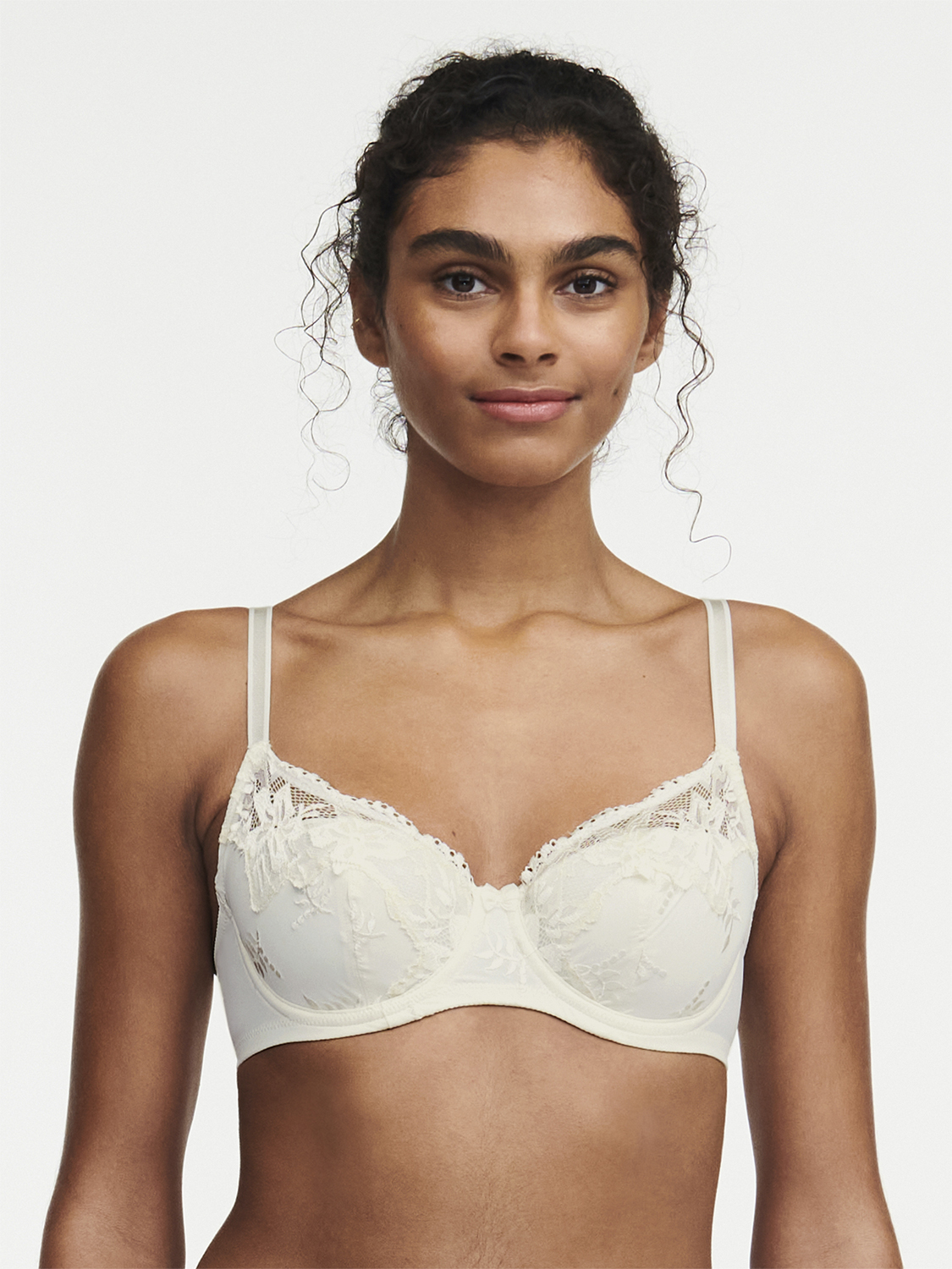 Mary Covering Foam Bra fra Chantelle hos Magasin 3340443719945