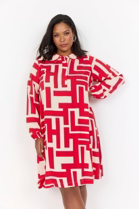 Curvy Waalva Kjole ø fra Wasabiconcept hos Magasin 5715595269545